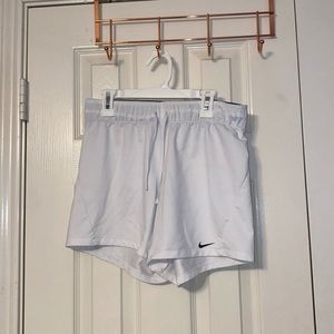Nike shorts🤍🤍
